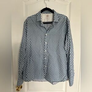Men’s dress shirt/button down shirt